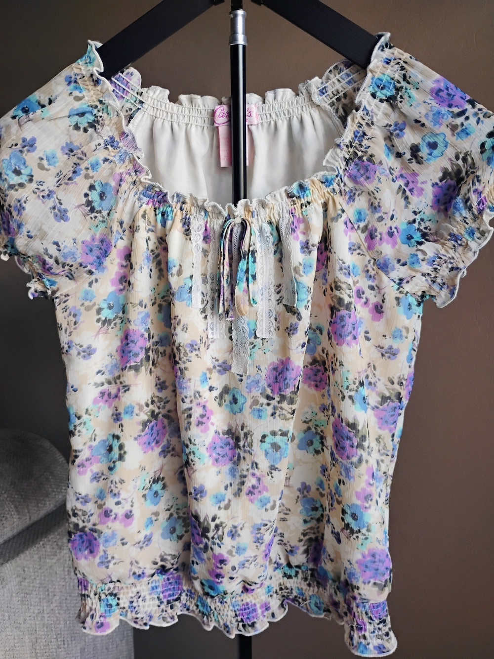 Candie's Size M Cream Floral Peasant Blouse with Purple & Blue Flowers